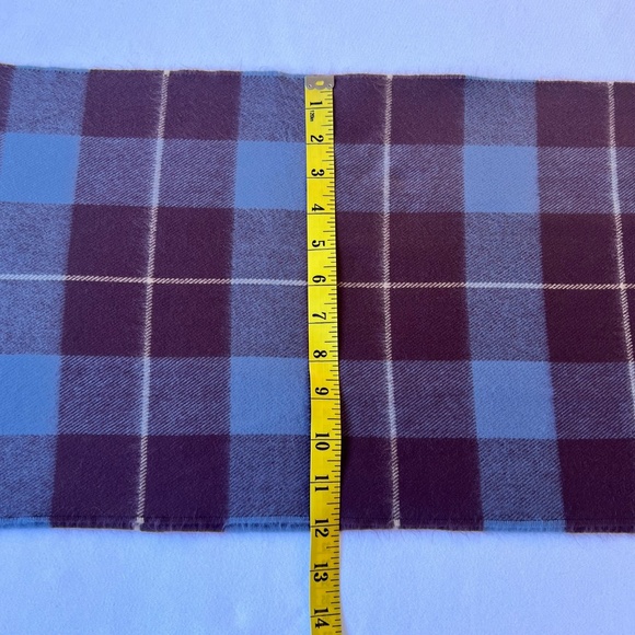 100% Cashmere Plaid Fringe Made in England Scarf - Picture 3 of 4